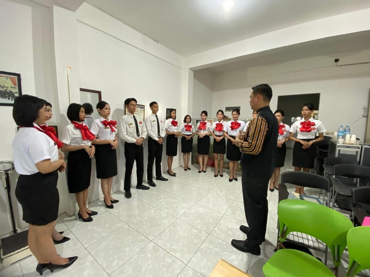 Program Airline Staff